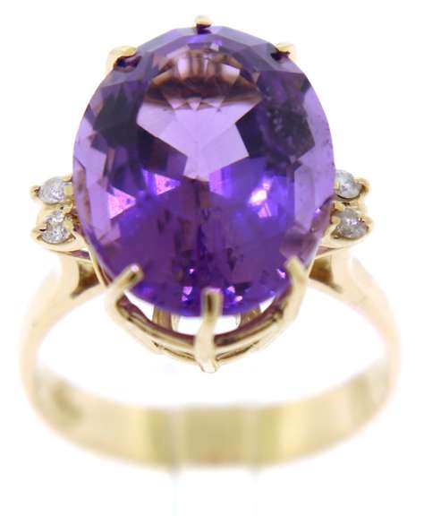Pleasing Oval Amethyst & Diamond Accent Ring
