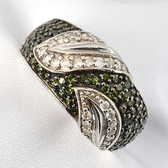 Stylish Black and White Diamond Ring