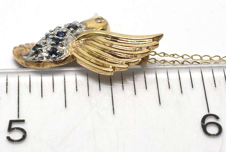 Hummingbird Pendant & Chain in Yellow Gold