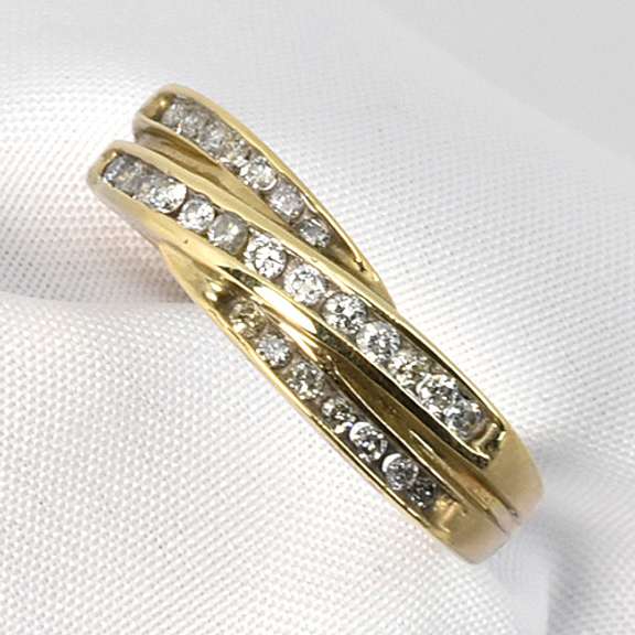 Stylish Triple Diamond Band