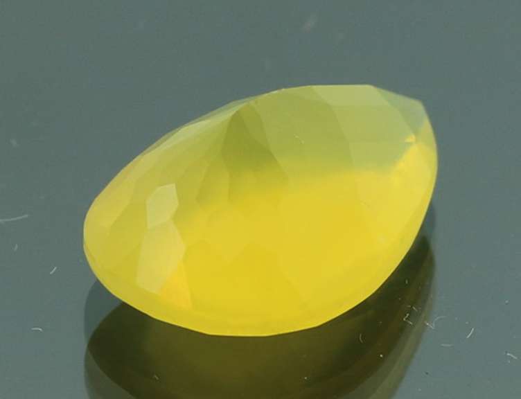 Glistening 8.20ct golden Fire Opal