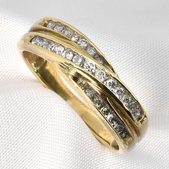 Stylish Triple Diamond Band