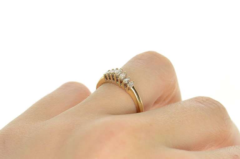 14K Yellow Gold 0.25 Ctw Graduated Marquise Diamond Band Ring