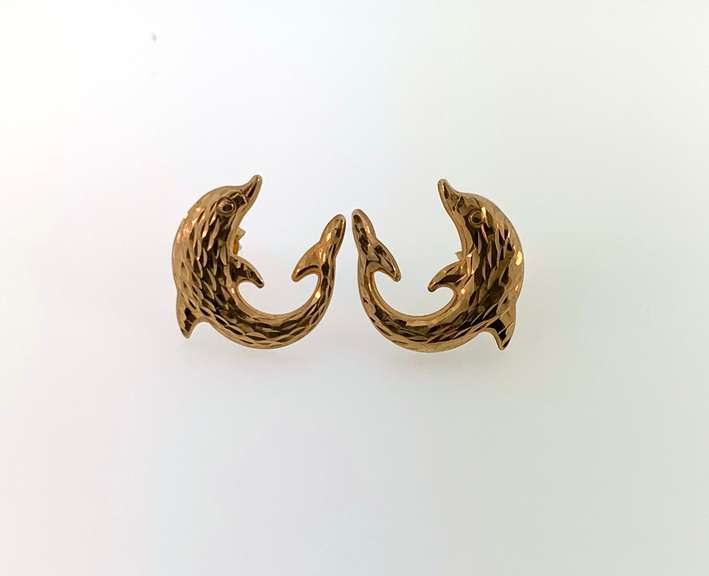 Pretty 14kt yellow gold dolphin stud earrings