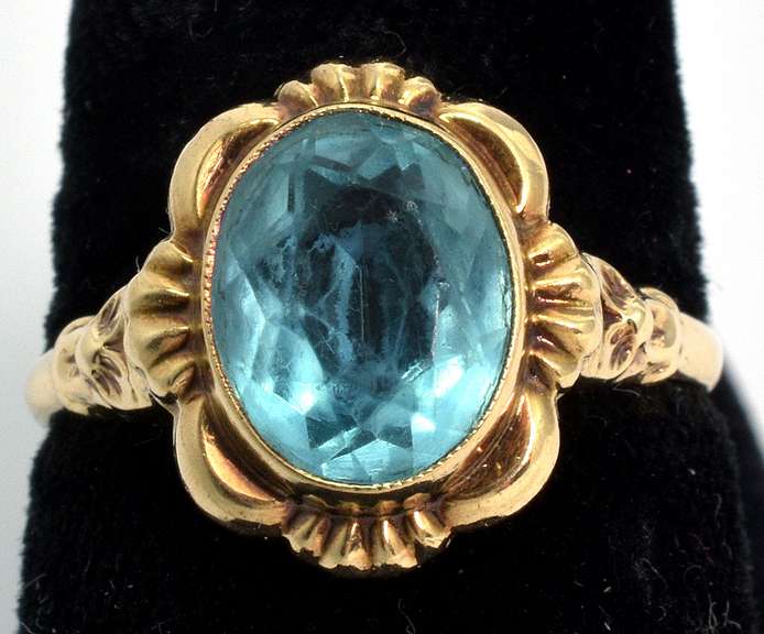 Vintage Blue Gemstone Ring in Gold