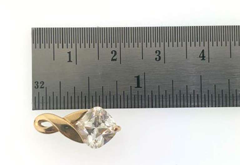 Elegant 14kt Gemstone Pendant