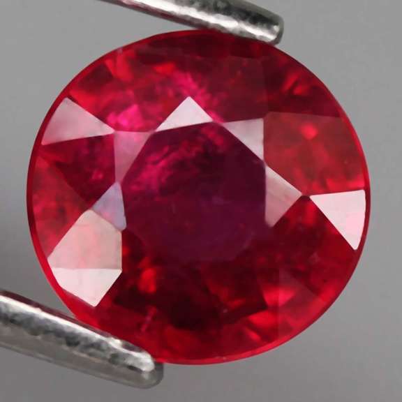 Beautiful deep red 1.04ct Ruby solitaire