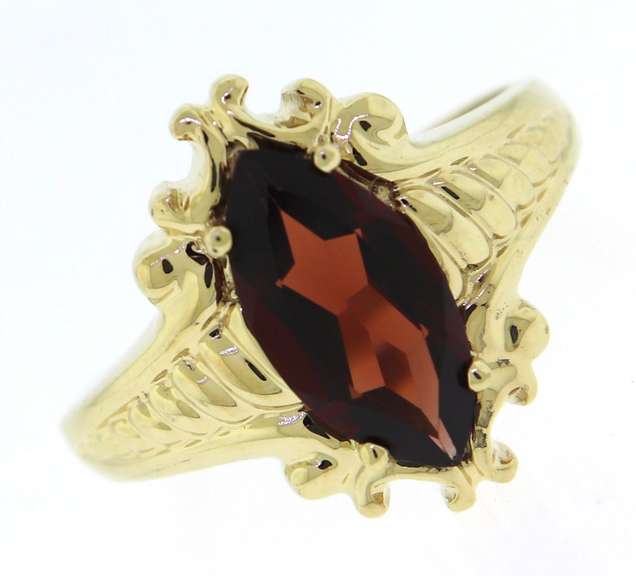 Gorgeous Marquise Garnet Yellow Gold Ring
