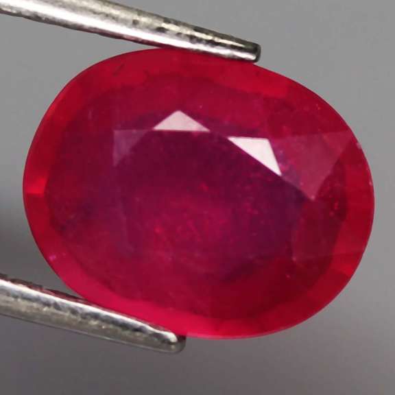 Stunning 3.04ct reddish pink Ruby