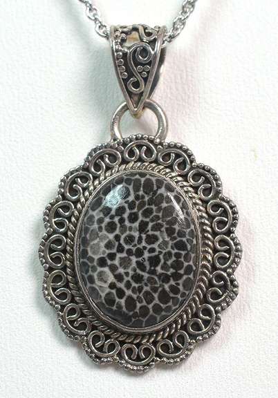 Vintage Stone Necklace in Sterling Silver