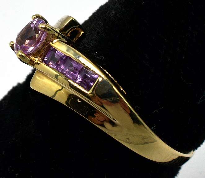 Lovely Amethyst Ring in 14KT Yellow Gold