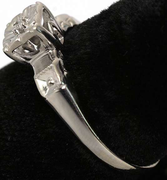 Vintage White Gold Ring with Diamond Accent