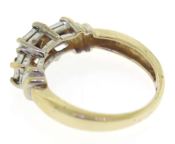 Gorgeous Illusion Set Diamond Ring