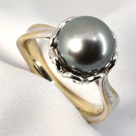 Lustrous Black Pearl Ring