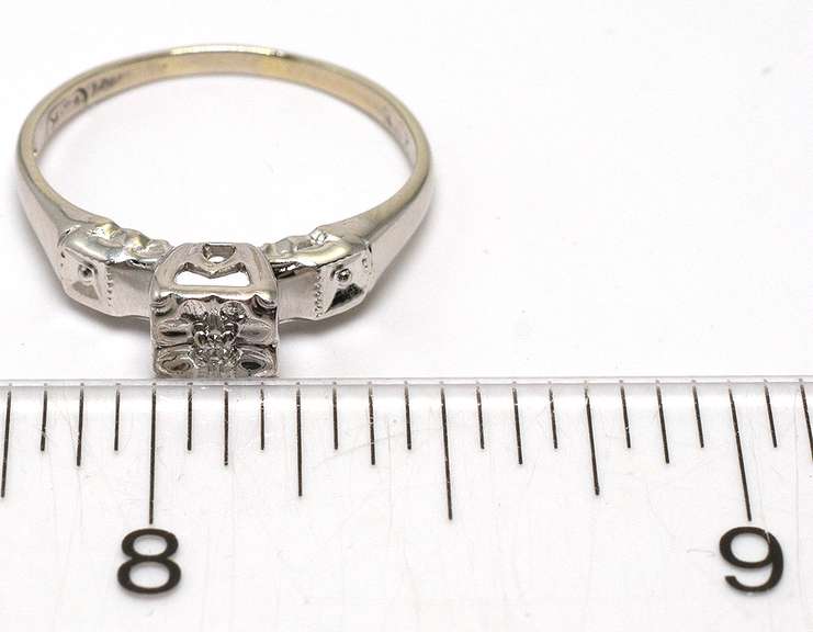 Vintage White Gold Ring with Diamond Accent