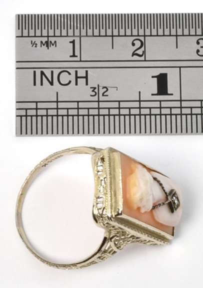 Popular Vintage WG Filigree Cameo Ring