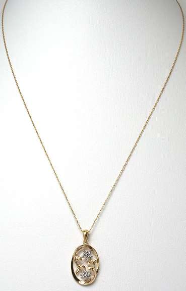 Diamond Pendant & Chain in Yellow Gold