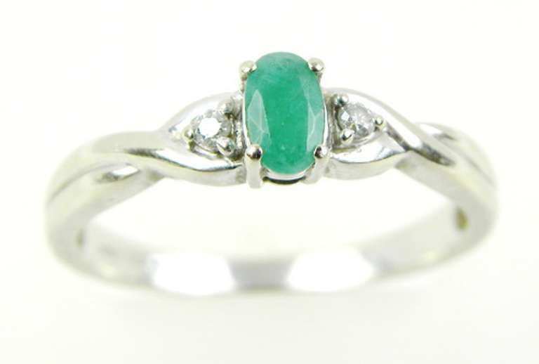 10K White Gold Emerald & Diamonds Ring, Size 7