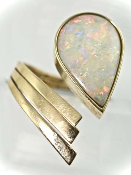 Exciting 14K Designer Opal Ring
