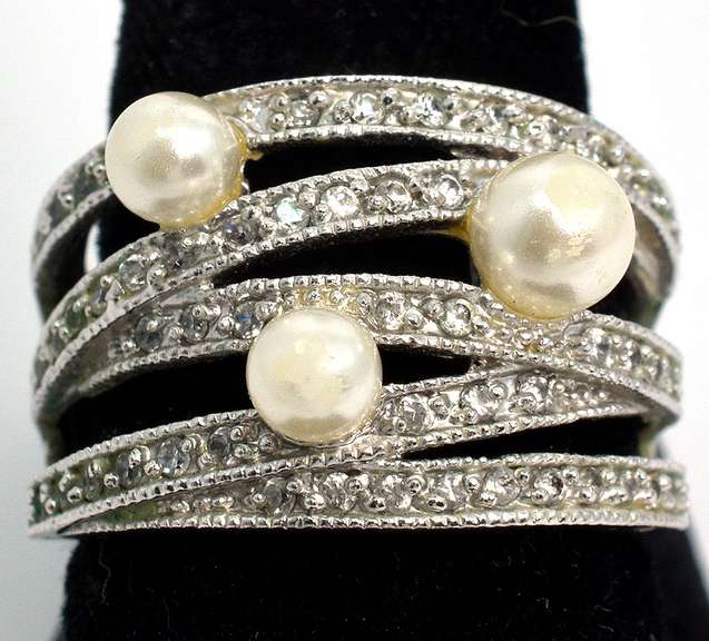 Sterling Silver Ring with Pearls