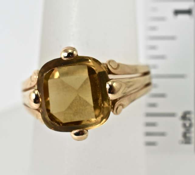 Unusual and Charming 18K Rose Gold and Citrine Ring