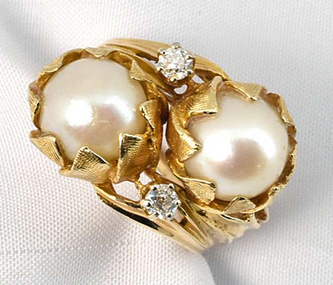 Great Floral Motif Pearl & Diamond Ring
