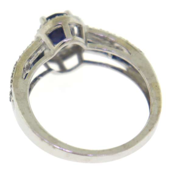 Stunning Blue Sapphire & Diamond Halo Ring