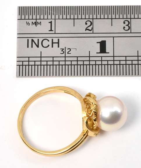 Lustrous  9 mm Pearl Ring