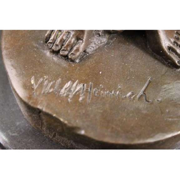 Fashion Woman Drinking Bronze Statue