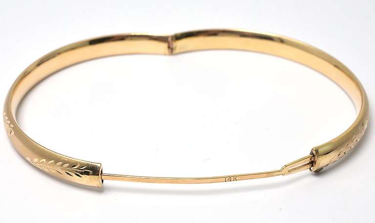 14KT Yellow Gold Etched Hinged Bracelet