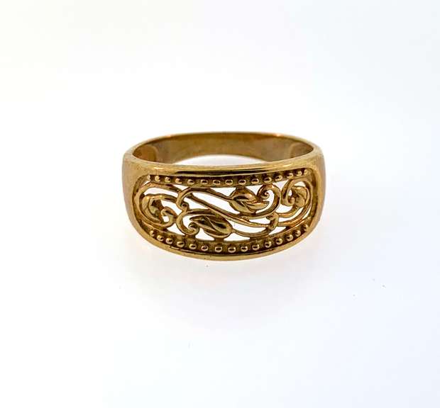 Beautiful 18kt yellow gold filigree band ring