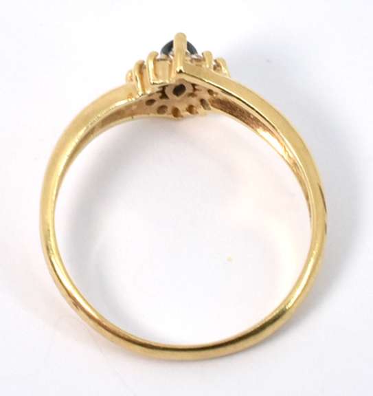 Cute Marquise Sapphire & Diamond Ring