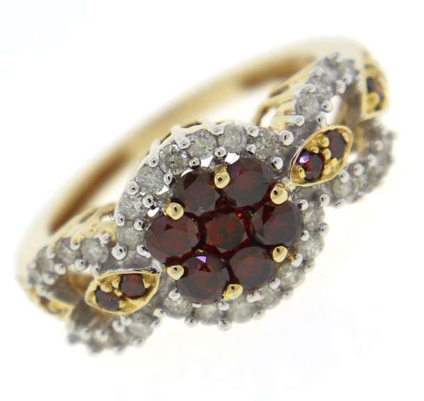 Handsome IR Red Diamond & White Diamond Ring