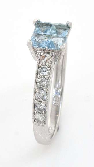 Sparkly Aquamarine & Diamond Ring in Sterling Silver