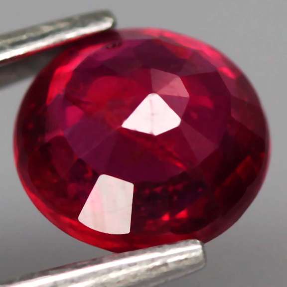Beautiful deep red 1.04ct Ruby solitaire