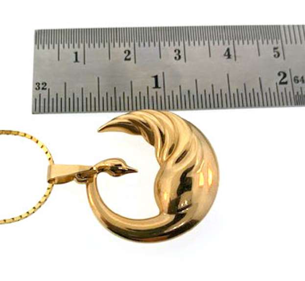 Graceful 18kt Gold Swan Pendant and Chain