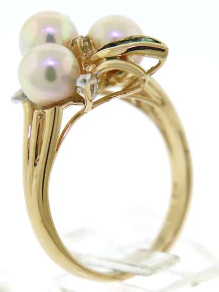 Excellent Triple Pearl w Diamond & Emerald Ring