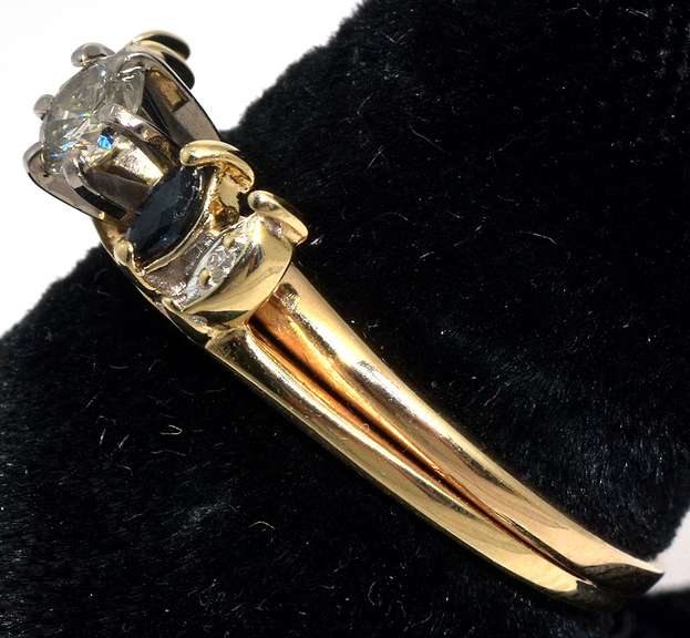 Diamond & Sapphire Ring in 14KT