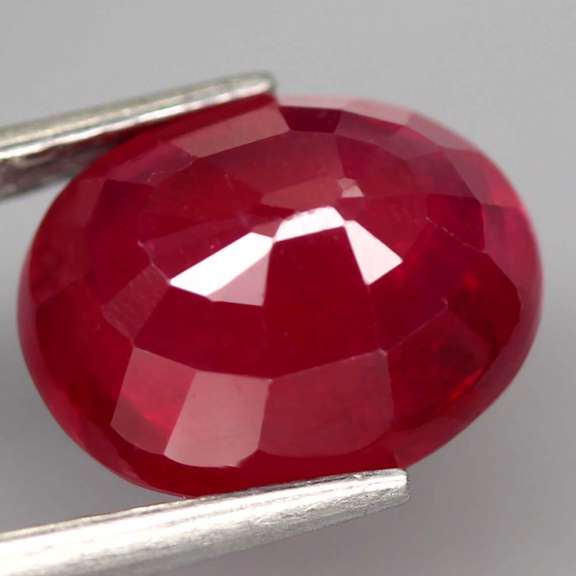 Fabulous 5.78ct top blood red Ruby