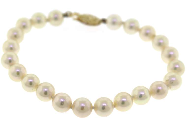 Elegant 7mm Pearl Bracelet