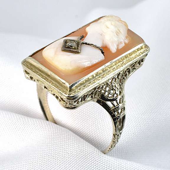 Popular Vintage WG Filigree Cameo Ring