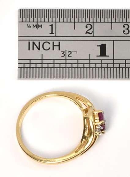 Cute Ruby & Diamond Ring