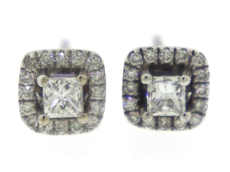 Elegant Vera Wang Diamond Stud w Sapp Stud