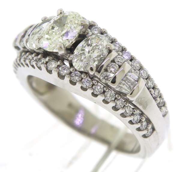 Glowing 2.25cts Diamond Wedding Ring