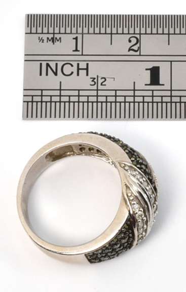 Stylish Black and White Diamond Ring