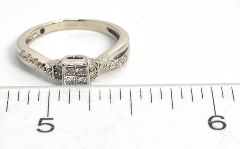 Very Elegant Diamond Ring in White GOld
