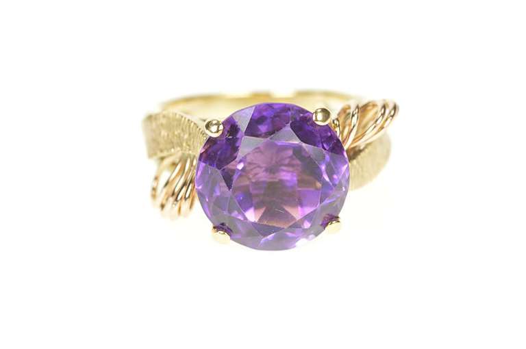 14K Yellow Gold 1960's Retro Amethyst Loop Bypass Cocktail Ring