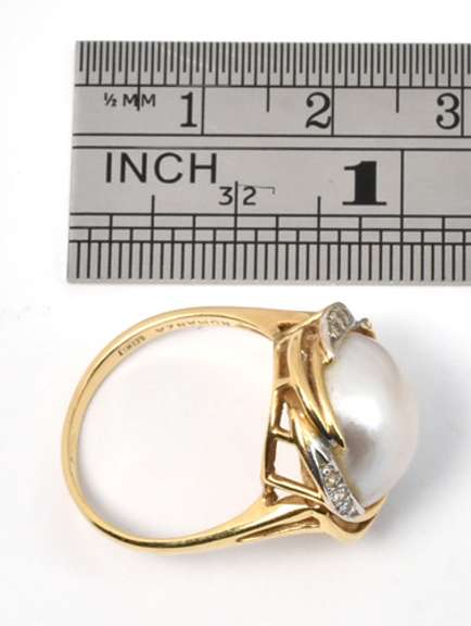 Lustrous Mobe Pearl Ring