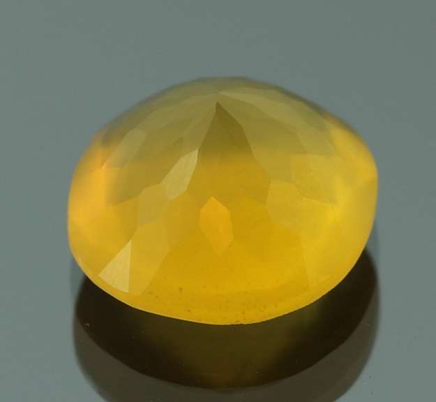 Glistening 5.60ct natural golden Fire Opal