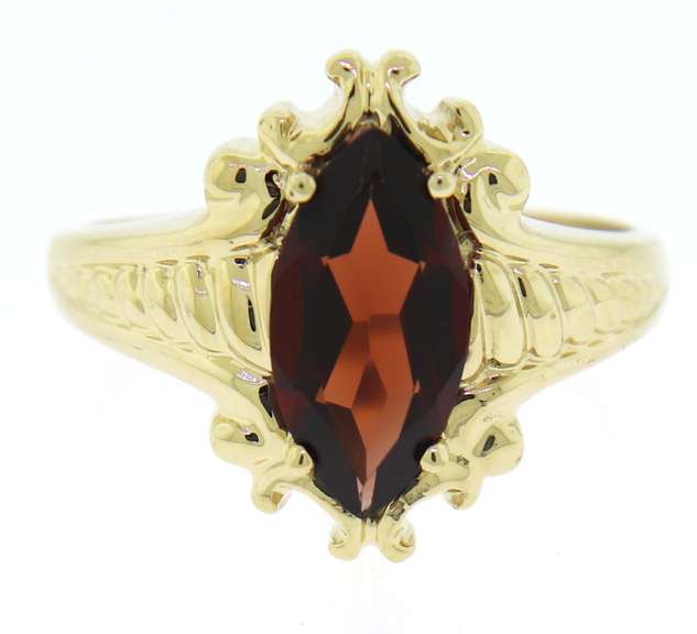 Gorgeous Marquise Garnet Yellow Gold Ring